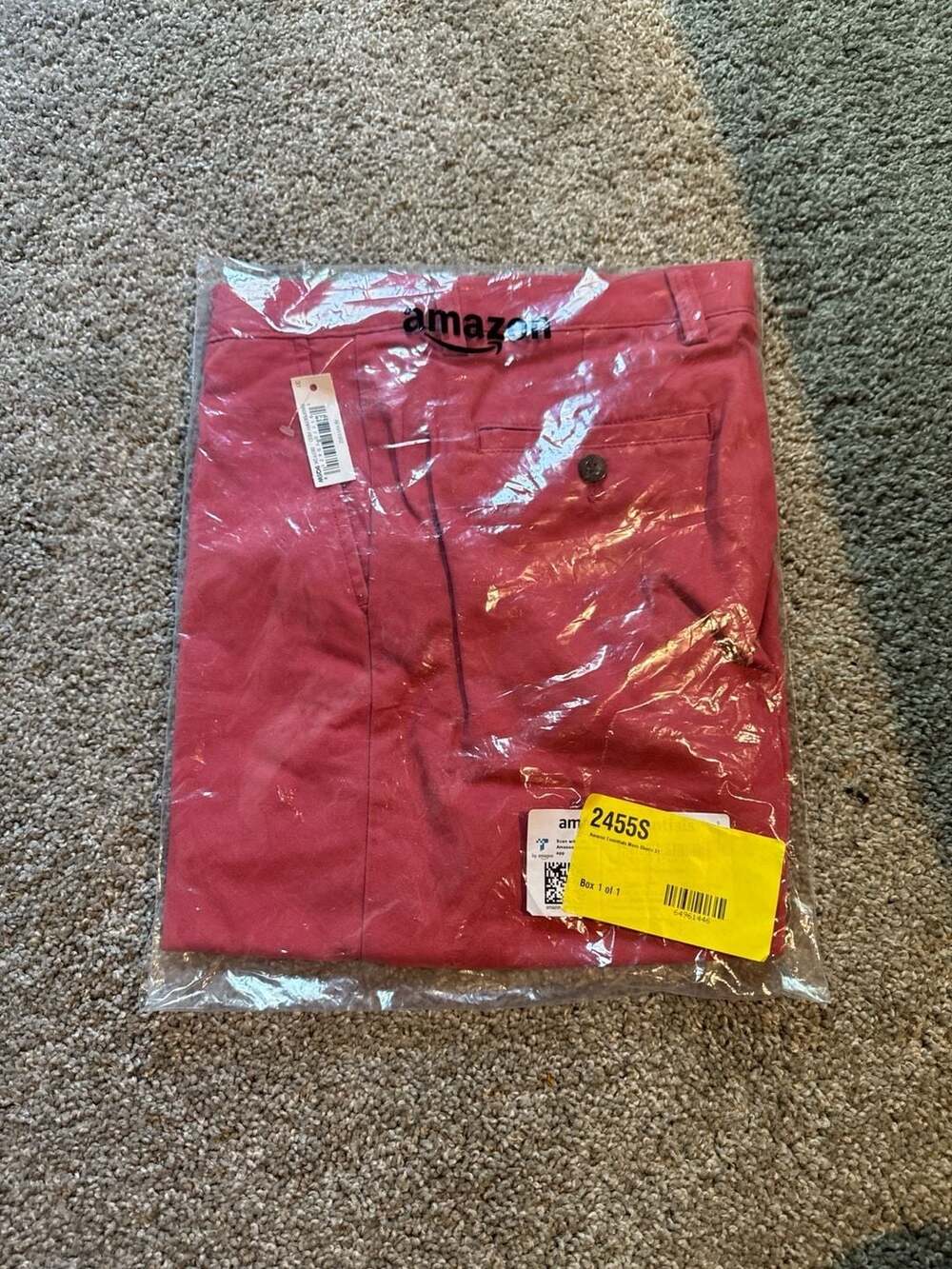 Amazon Essentials Men's Chino Shorts Raspberry Red - 31 - Picture 2 of 3